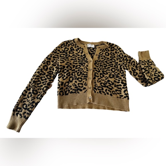 Old Navy Sweaters - Leopard Print Button-Up cardigan Sweater women 🔥 
small